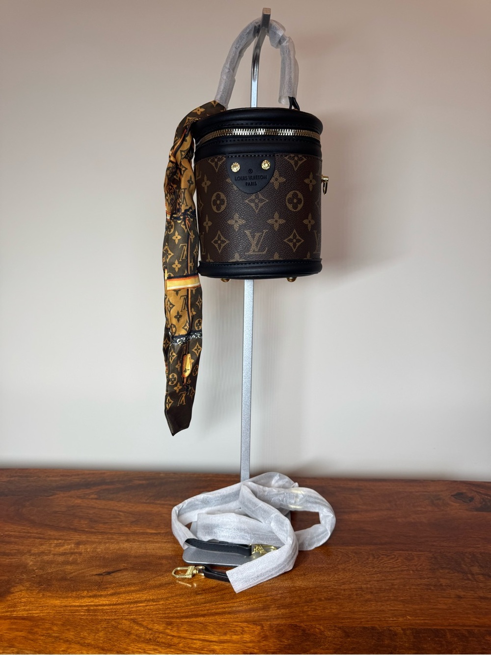 Mini Vanity Bag with Scarf. No Brand. - Picture 6 of 7